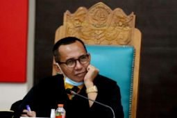 Pakar minta BK DPRD Jember sanksi legislator main gim saat rapat