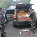 Lanal serahkan barang bukti rokok ilegal hasil operasi ke Bea Cukai