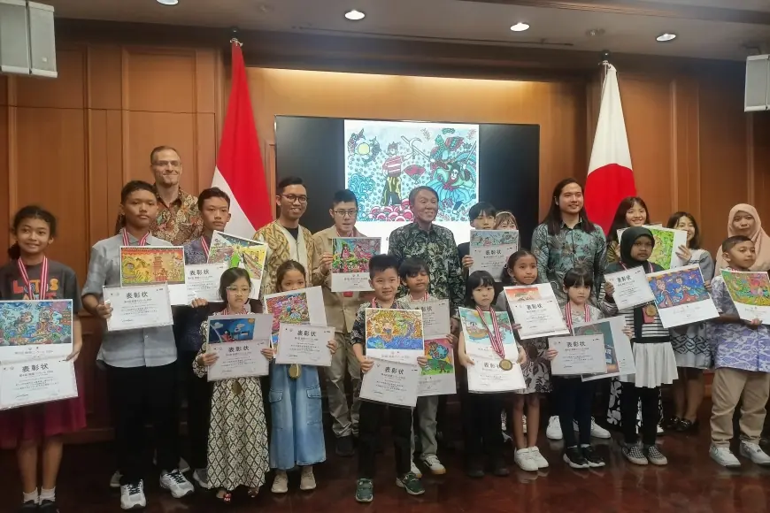 Lotus Art Courses & Konjen Jepang Satukan Cerita Rakyat Dua Negara dalam Lomba Menggambar