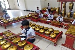 Puluhan siswa di Kota Madiun antusias ikuti pembinaan seni karawitan