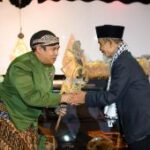 Wayang kulit 100 tahun Gontor jadi media dakwah para santri