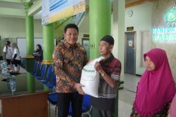 Pemkab Sidoarjo mulai salurkan bantuan pangan bagi 181.422 PBP