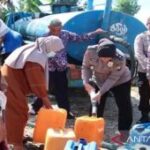 Polres salurkan bantuan air bersih ke desa terdampak kekeringan