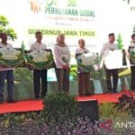 Di Madiun, Kemenhut salurkan bantuan alat ekonomi produktif kepada KUPS Jatim