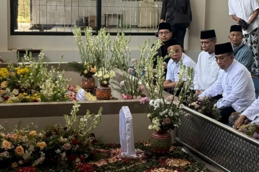 Tinjau Kesiapan Munas&Konbes 2026, Gus Yahya Ziarah ke Makam Pendiri Ponpes Al&Falah Ploso