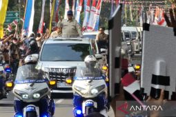 Warga Malang kibarkan Bendera Merah Putih sambut kedatangan Prabowo