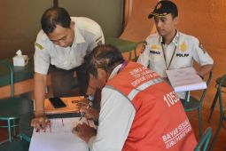 Pemkot Surabaya tertibkan 63 parkir liar satu lokasi ditutup