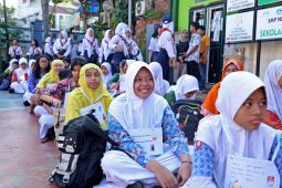 Pemkot Surabaya isi MPLS edukasi bahaya narkoba