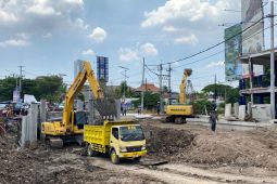 Pemkot Surabaya lanjutkan pelebaran Jalan Raya Menganti