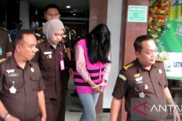 Kejari Jember tahan tiga tersangka dugaan korupsi perbankan