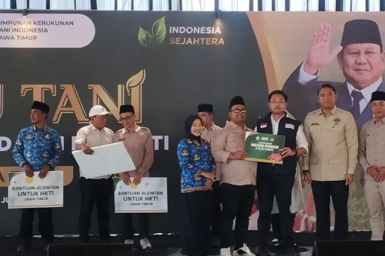 Lantik Pengurus HKTI Jatim di Malang, Wamentan Janjikan Kebijakan yang Memihak Petani