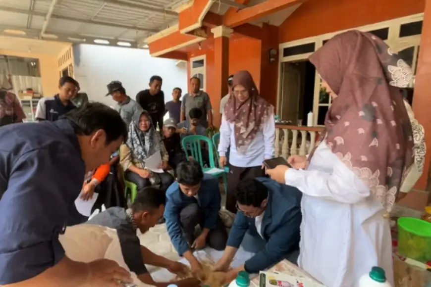 FKH UNAIR Dorong Peternak Ayam Petelur Bojonegoro Tekan Biaya Pakan Lewat Inovasi Nano Meniran