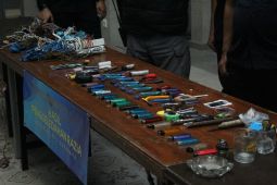 Rutan Surabaya temukan 53 barang terlarang saat razia gabungan