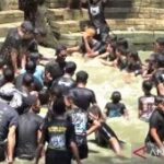 Warga Tawun Ngawi lestarikan tradisi dengan upacara Keduk Beji 2026