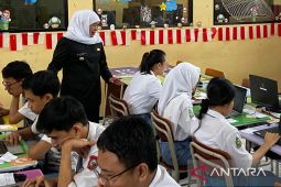 Khofifah minta Disdik pastikan pelaksanaan TKA bebas kendala teknis