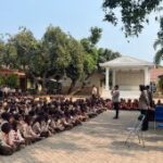 Personel Polres Situbondo edukasi pelajar dari aksi perundungan