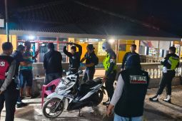 Polres Situbondo temukan dua klip diduga sabu saat razia kafe
