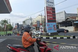 Antrean panjang sejumlah SPBU di Jember mulai berkurang