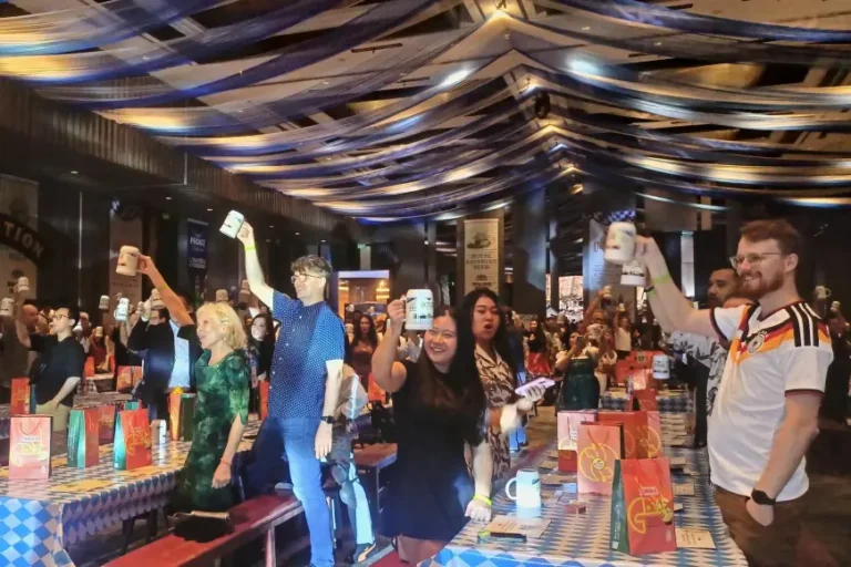 Oktoberfest ke&11 di Surabaya oleh Wisma Jerman, Ratusan Orang dari Berbagai Negara Berbaur dalam Budaya Bavaria