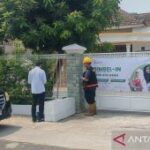 Polda Jatim olah TKP lokasi pembunuhan ibu dan anak di Kota Madiun