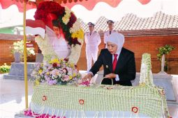 Khofifah sebut HUT Jatim momentum teladani perjuangan Gubernur Soerjo